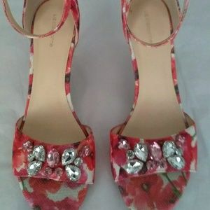 Nwob -Liz Claiborne Heidy floral print sanda;s 8.5